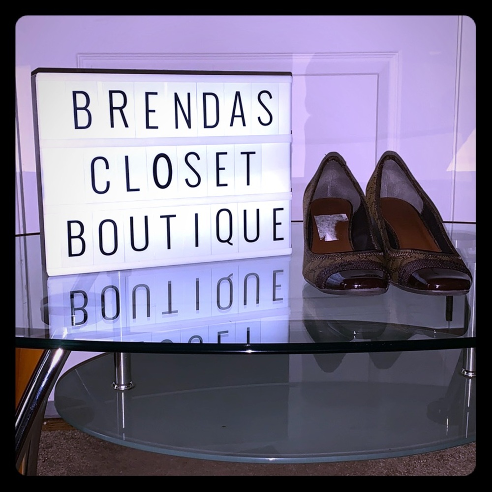 ETIENNE AIGNER patent leather. Heels